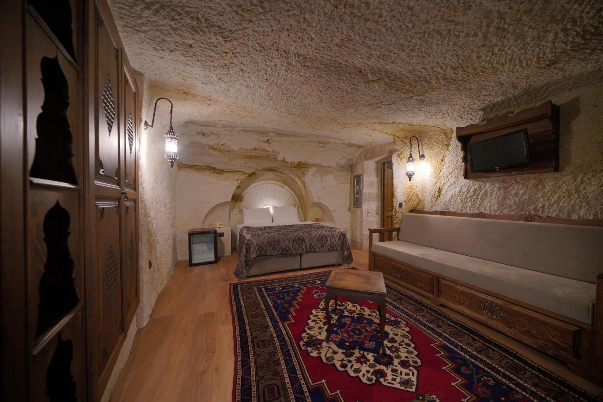 Fairyland Cave Hotel