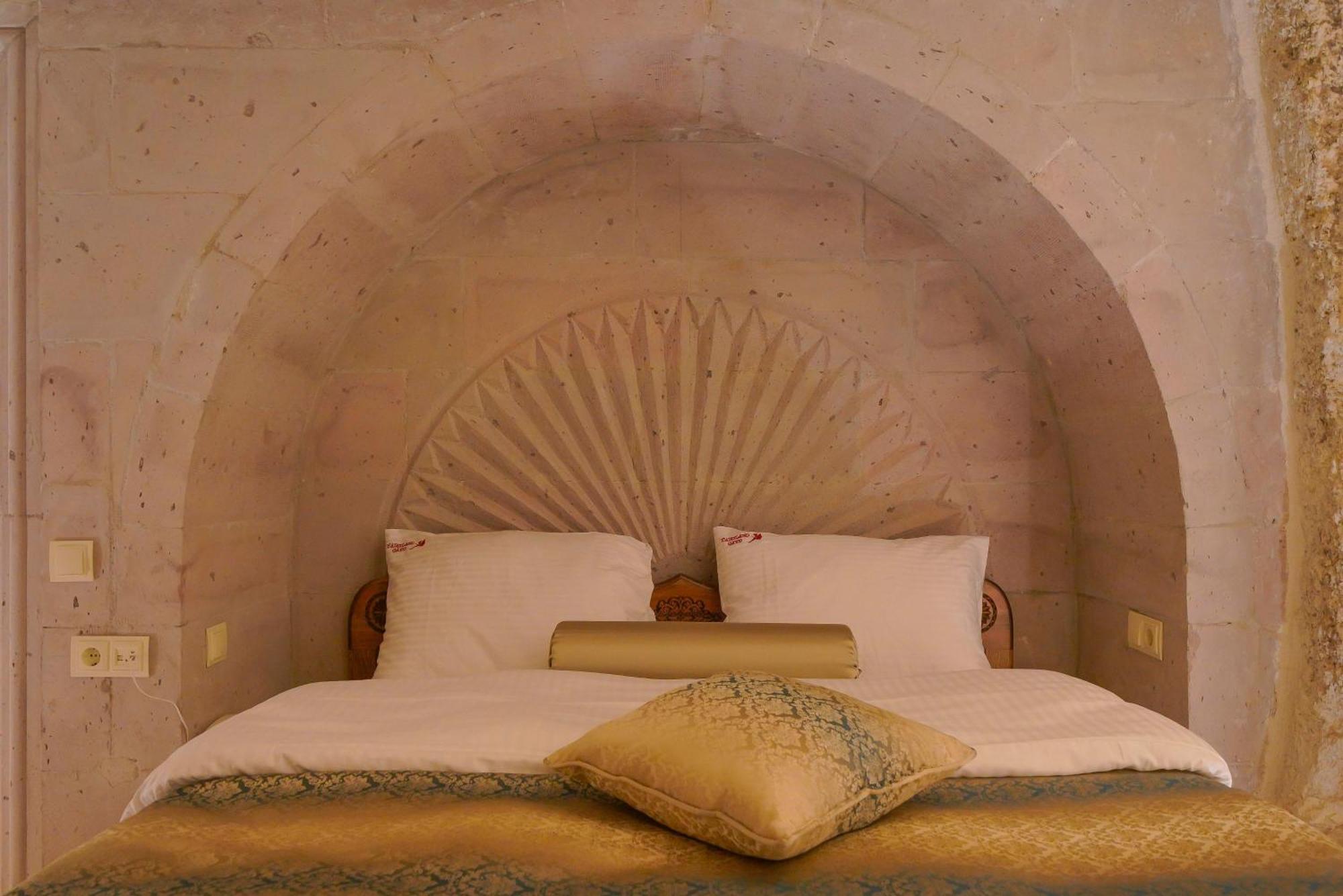 Fairyland Cave Hotel