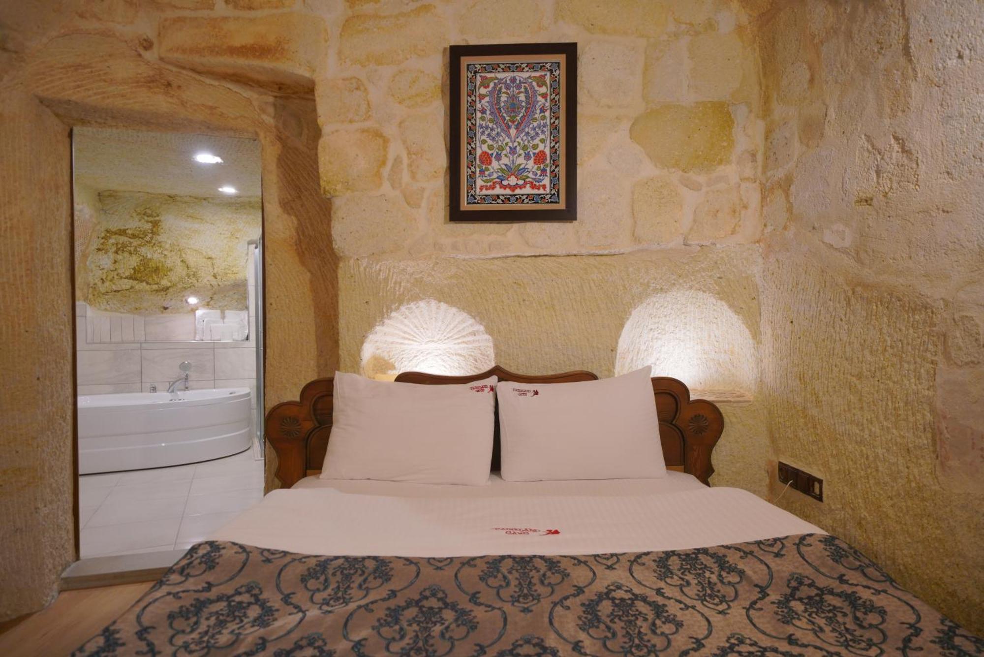Fairyland Cave Hotel