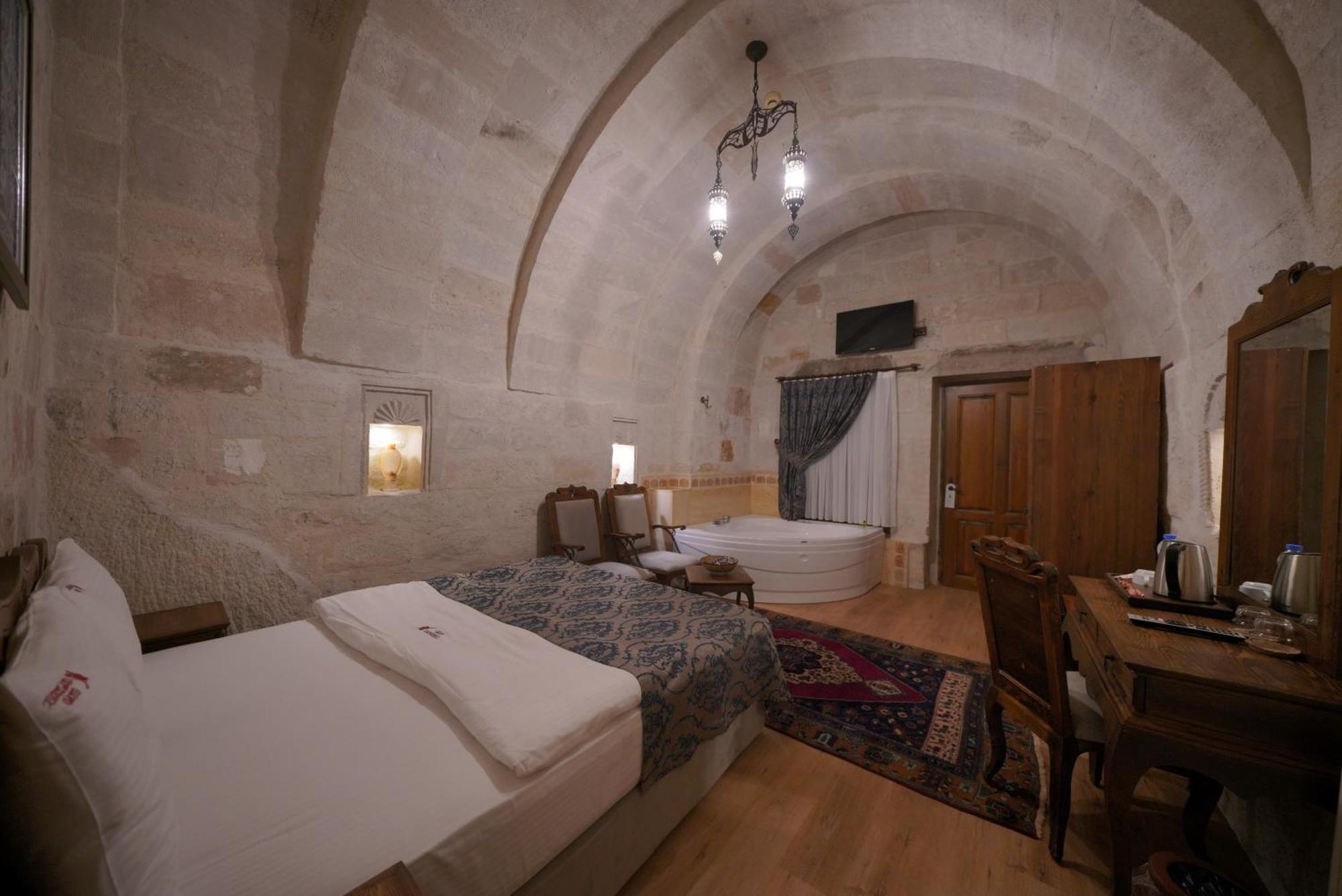 Fairyland Cave Hotel 2*